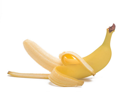 香蕉。 白色背景下分离的成熟香蕉