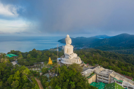 佛爷白大佛是照片