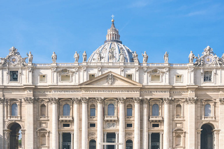 s Basilica in Vatican. Statues on the top of St Peter39