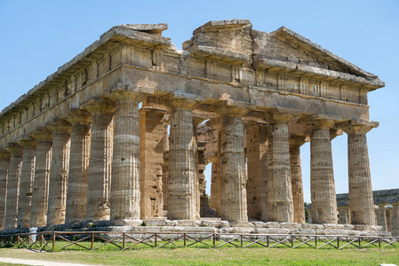 密涅瓦雅典娜神庙密涅瓦又称酿酒庙古希腊神庙,位于意大利波塞多尼亚