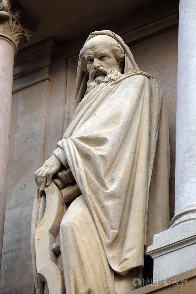 法国巴黎圣奥古斯丁教堂正面的圣像