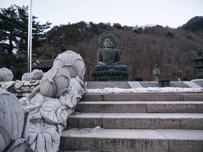 西拉克山国家公园的大佛像。 韩国