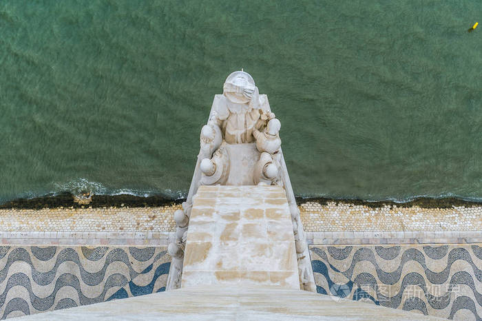 葡萄牙里斯本首都发现者纪念碑中雕像的鸟瞰图