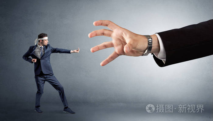 大手抓小空手道的人