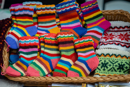 拉脱维亚传统针织羊毛手套和袜子
