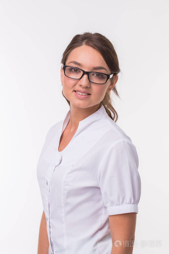 女性医生画像在白色背景下