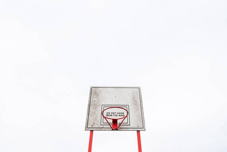 空户外篮球在低下英国天空