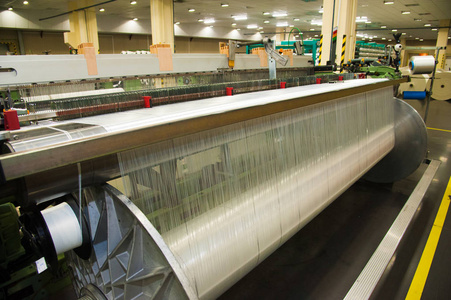 纺织厂织布机照片