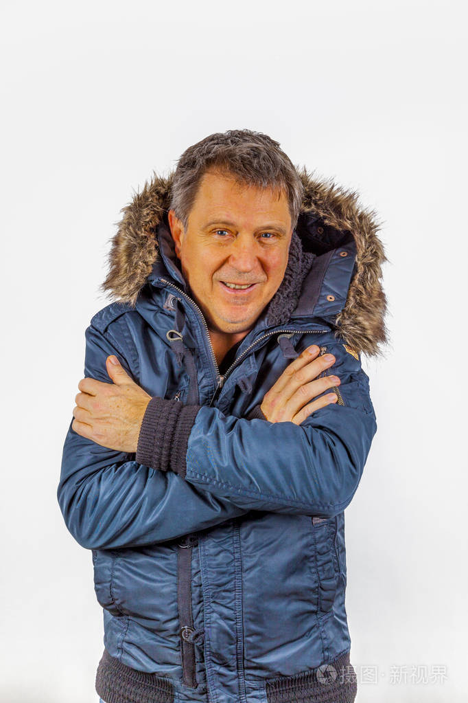 冬天衣服里冻人的肖像