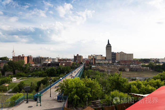 纽约罗切斯特高瀑布区多云夏季