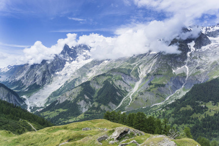 旅行杜蒙勃朗独特的长途跋涉大约200公里左右的勃朗峰通过意大利，瑞士和法国