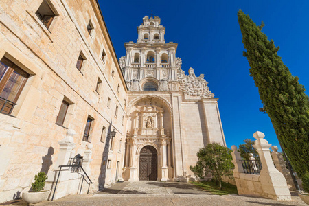 圣玛丽亚德拉维德修道院教堂的正面，12世纪以来在勃格斯卡斯蒂尔和里昂西班牙欧洲的地标和纪念碑