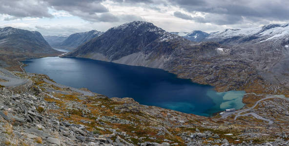 Djupvatnet海拔1016米的一个山湖