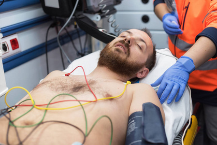 救护车病人胸部心电图电极