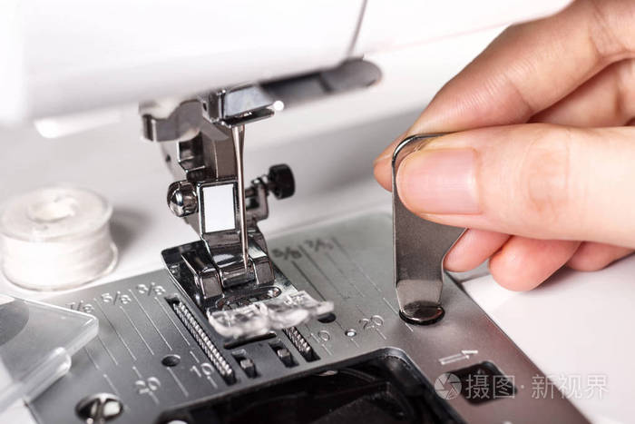 修理缝纫机
