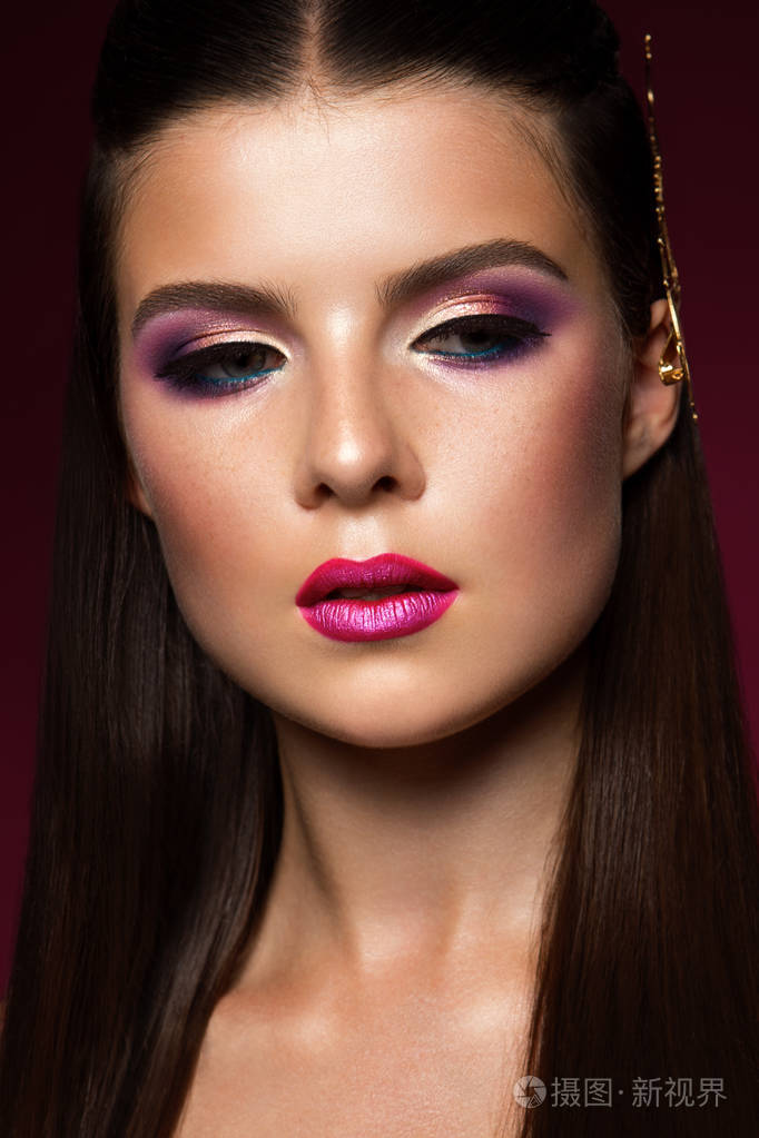 美丽的女人脸画像.漂亮的模特完美的新鲜清洁皮肤的女孩