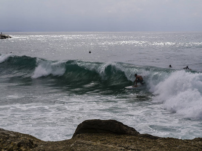 十月十日在葡萄牙哥斯达黎加冲浪。