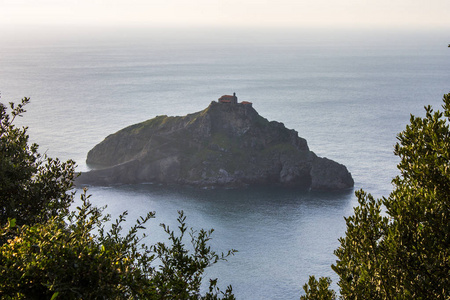 西班牙巴斯克地区伯米奥海岸著名的半岛圣胡安德加兹图鲁加特赛日落