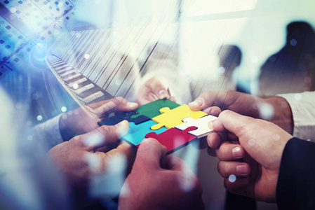 团队合作和伙伴关系的概念.光效双重曝光照片