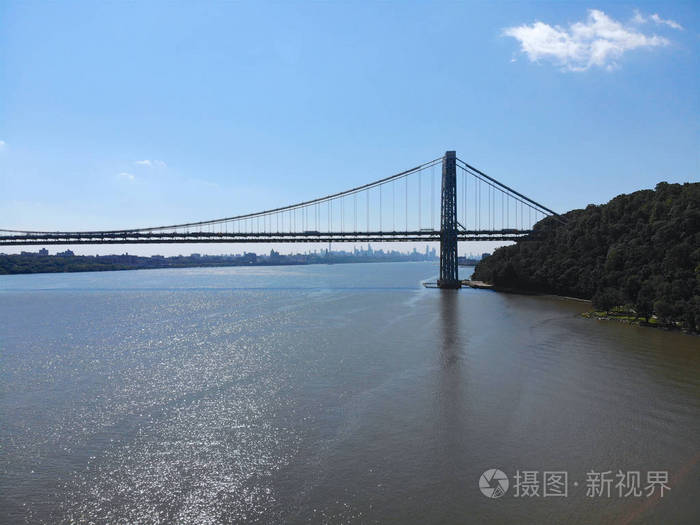 李内堡乔治华盛顿大桥的鸟瞰图.