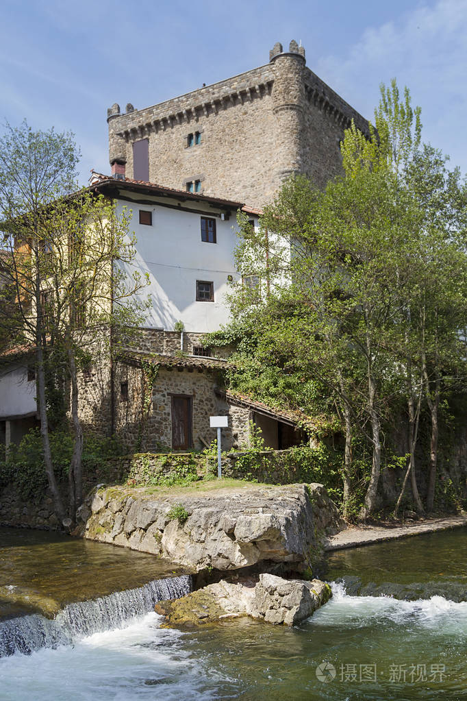 西班牙坎塔布里亚的利巴纳山谷建筑和景观