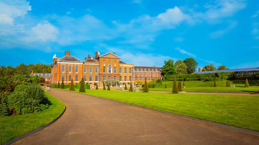 肯辛顿宫英国伦敦肯辛顿花园的皇家住宅