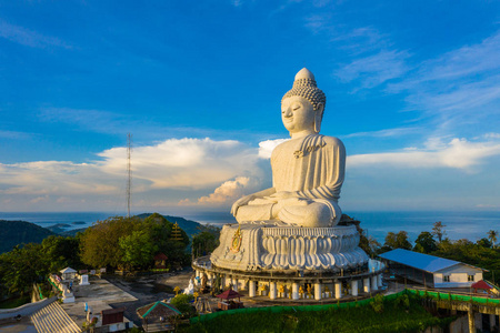 山顶大佛图片