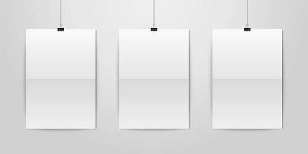 三矢量逼真的白色空白垂直 a4 折叠纸海报挂在一根绳子上, 夹在白色的