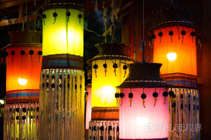 在泰国寺庙和泰国家挂灯笼。 用竹纸做的。 泰国泰国泰兰纳风格泰国北风格灯笼