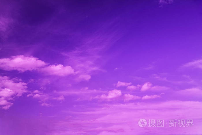 紫色的天空云彩霓虹灯戏剧背景