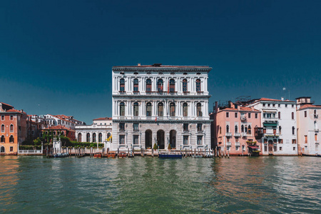意大利威尼斯大运河旁的威尼斯房屋