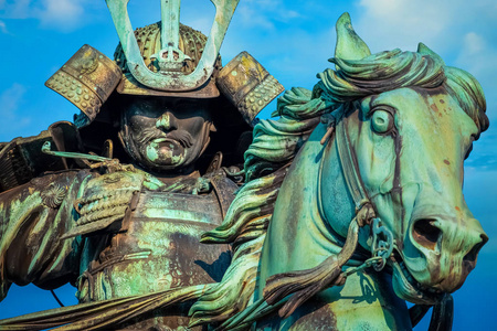 皇宫外东方花园的伟大武士 kusunoki masashige, 著名日本武士雕像楠