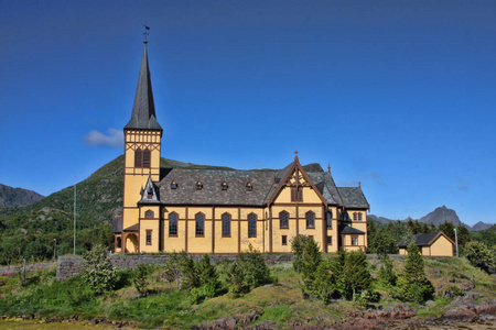 挪威山上的教堂