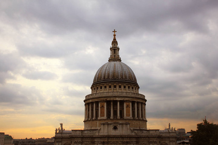 s Cathedral at sunset, London, United Kingdom