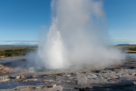 斯特鲁库尔间歇泉喷发黄金圈冰岛
