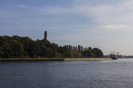 格但斯克的莫特拉瓦河和西风纪念碑的景色。 波兰