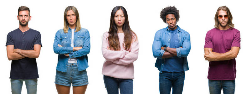 非裔美国人拉美裔和中国人群的组成超过孤立的白人背景怀疑和紧张的不赞成表情在脸上交叉的手臂。 消极的人。