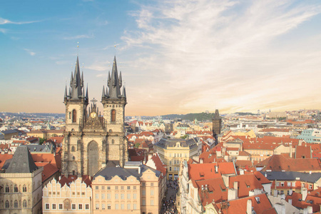 捷克共和国布拉格老城广场和泰恩教堂的美丽景色