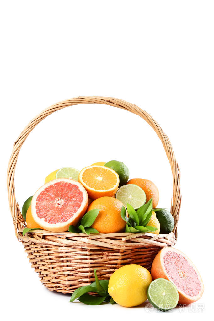 篮子中分离出的柑橘类水果