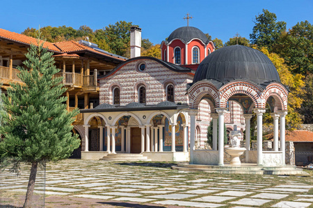 保加利亚圣科兹马和达米扬珀尼克地区的中世纪塔尔诺戈斯基修道院