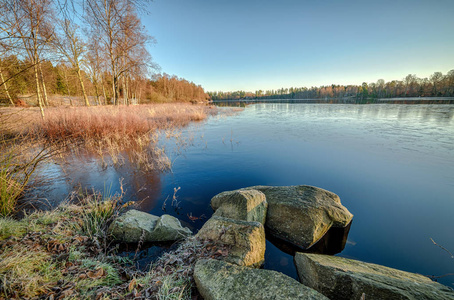瑞典湖12月晨光