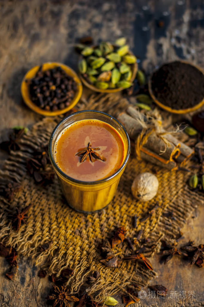 接近流行的印度饮料masalachai