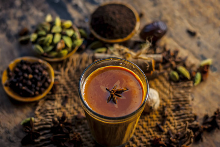 接近流行的印度饮料Masala Chai