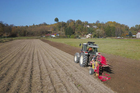 s everyday life. Processing of land. The agrarian.