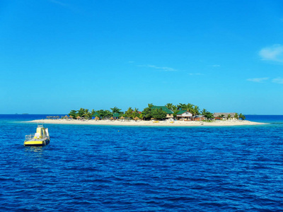 南海岛在马曼努卡岛集团斐济。 这个群体由大约20个岛屿组成。
