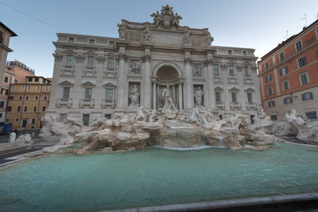 意大利罗马早晨的特雷维喷泉。 罗马巴洛克建筑和地标。 罗马特雷维喷泉是罗马和意大利的主要景点之一。