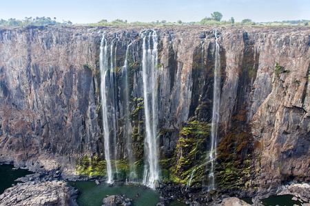 津巴布韦干旱期间令人叹为观止的维多利亚瀑布