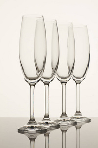 四瓶易碎酒杯, 用于葡萄酒或香槟