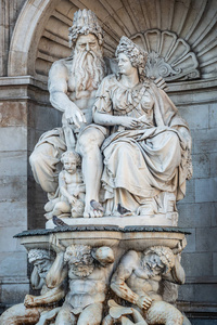 尼普顿和他的妻子萨利亚喷泉附近的阿尔贝蒂娜和霍夫堡宫奥地利维也纳