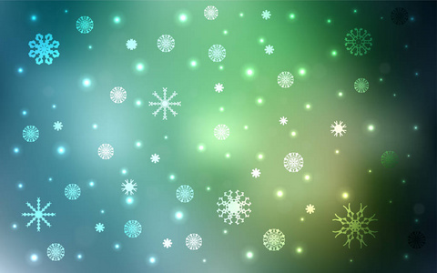 浅绿色矢量背景与圣诞雪花。 闪耀的彩色插图与雪在圣诞节风格。 该模式可用于新年广告小册子。